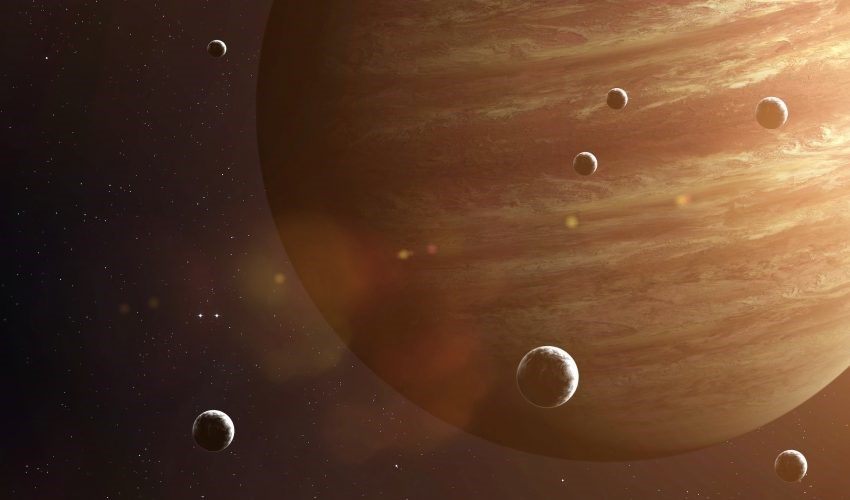 کشف 12 قمر جدید
